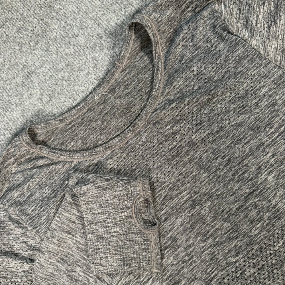 Lululemon Swiftly Tech Long Sleeve Crew Heathered Grey Thumbholes Size 6 #4333